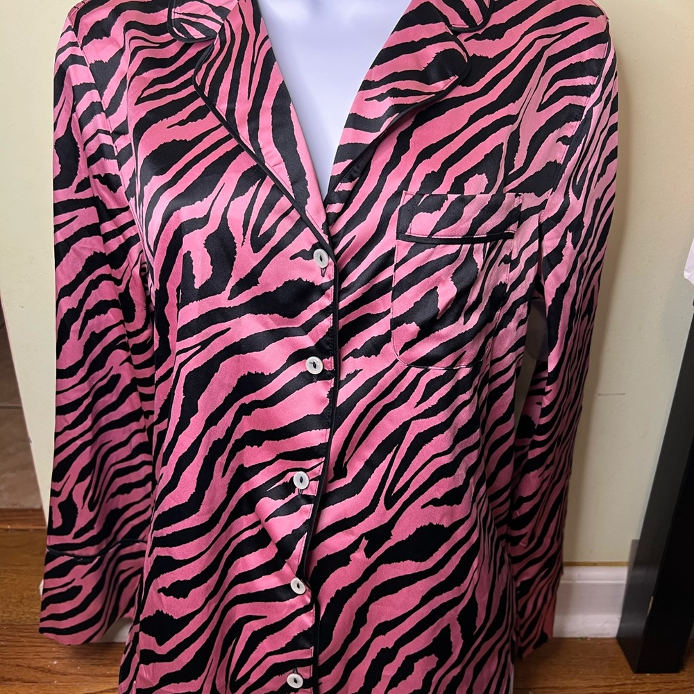 Victoria’s Secret women pajamas top. Size Xs